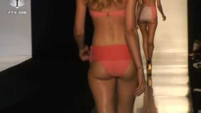 'FashionTV | FTV.com - Rosa Cha show New York S/S2008'