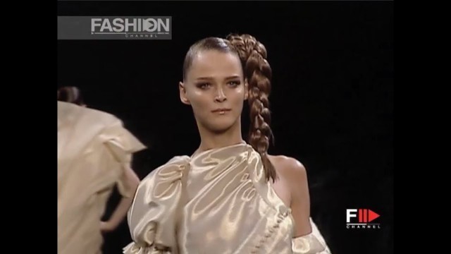 'VIKTOR&ROLF Full Show Spring Summer 2006 Paris by Fashion Channel'