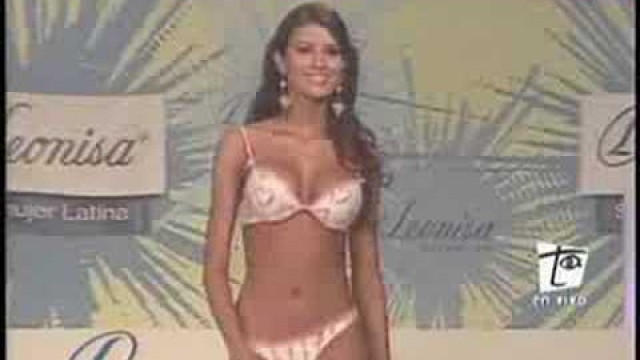 'Pasarela Furor Latino Colombiamoda 2008 / Runway of Medellin\'s Colombiamoda fashion week 2008'