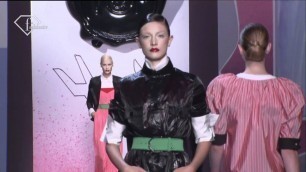 'fashiontv | FTV.com - PARIS FW S/S 11 - VIKTOR & ROLF  SHOW'