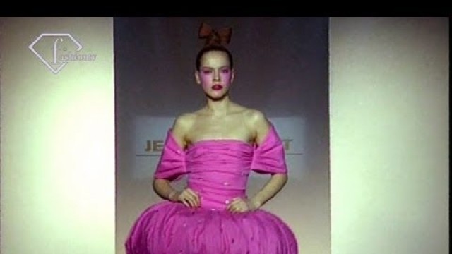 'Jeremy Scott Fall/Winter 1999/2000 RTW Show | FashionTV'