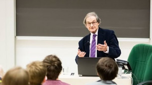 'Prof. Roger Penrose - \"Fashion, faith and fantasy in the new physics of the Universe\"'