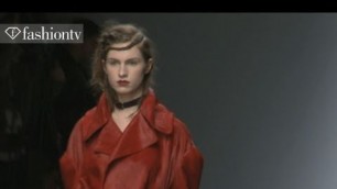 'John Rocha Show Fall 2011 London Fashion Week | FashionTV - FTV.com'