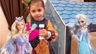 'Barbie ve  Elsa nın evine misafir olduk , Çocuk Oyunu'