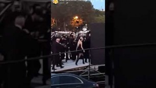 '[Fancam] ROSÉ tại YSL SAINT LAURENT Show - BLACKPINK ROSÉ at YSL SAINT LAURENT  Paris Fashion Week'