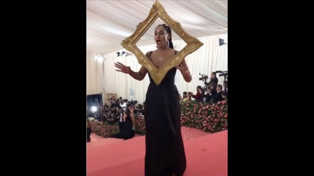 'Tracee Ellis Ross in Moschino - VOGUE MAGAZINE Met Gala 2019 #METCAMP #METGALA'