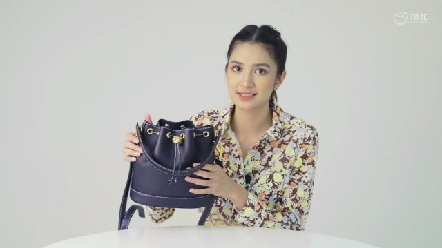 'WHAT\'S IN HER BAG: MIKHA TAMBAYONG\'S NEW TORY BURCH BAG'