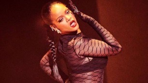 'Rihanna \"Woo\" Dance Live | SAVAGE X FENTY SHOW'