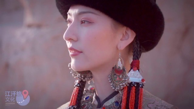 'Uighur fashion 100 years ago in East Turkestan'