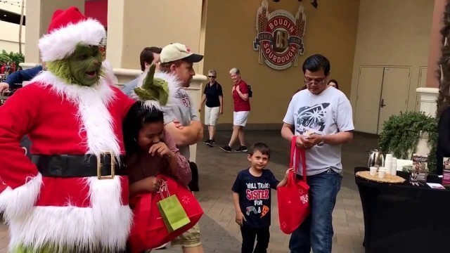 'Grinch messes with Fashion Valley Mall guests'